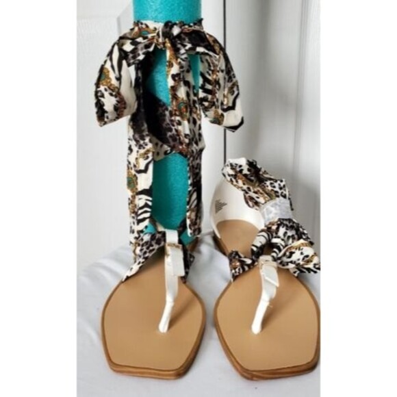 Shoe dazzle White Thong Sandals Animal Print Leg Lace up Shoes Size US 9 NEW - Picture 1 of 5